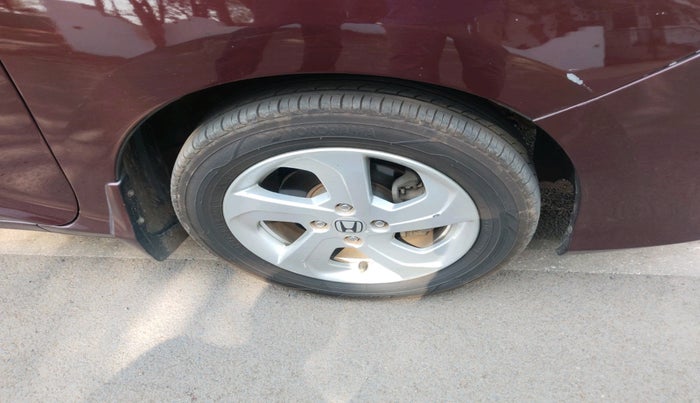 2015 Honda City 1.5L I-VTEC V MT, Petrol, Manual, 1,53,341 km, tyre