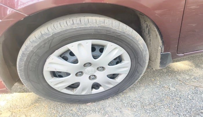 2017 Honda Amaze 1.2L I-VTEC SX, Petrol, Manual, 1,66,723 km, tyre