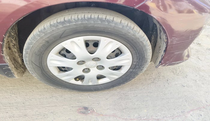 2017 Honda Amaze 1.2L I-VTEC SX, Petrol, Manual, 1,66,723 km, tyre