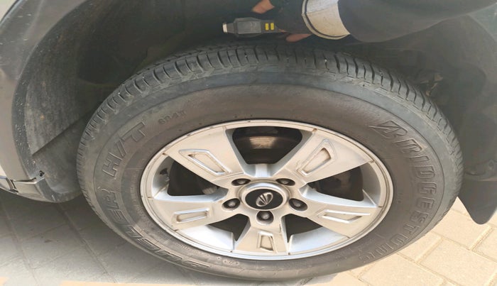 2013 Mahindra XUV500 W8, Diesel, Manual, 1,17,845 km, tyre