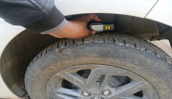 2022 Hyundai GRAND I10 NIOS SPORTZ AMT 1.2 KAPPA VTVT, Petrol, Automatic, 31,594 km, tyre