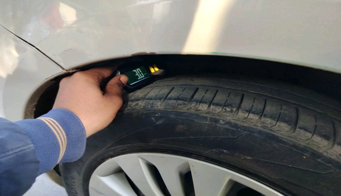 2015 Maruti Ertiga VXI, Petrol, Manual, 83,280 km, tyre