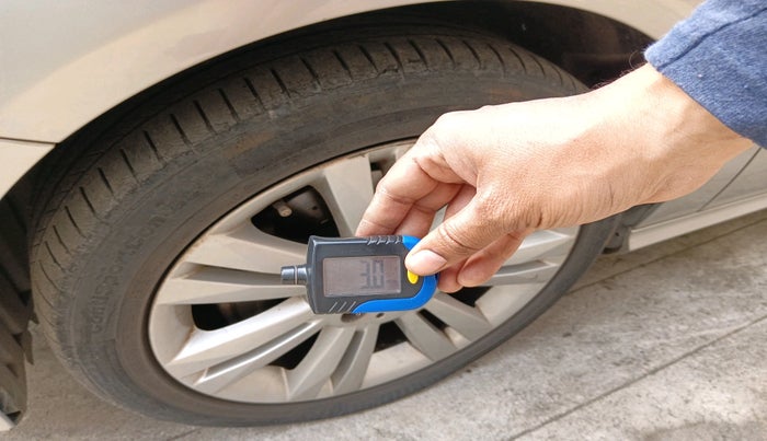 2012 Mercedes Benz B Class B 180 SPORTS PETROL, Petrol, Automatic, 14,652 km, tyre