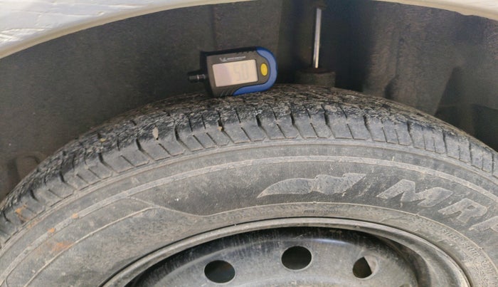 2011 Maruti Swift VXI, Petrol, Manual, 1,07,641 km, tyre