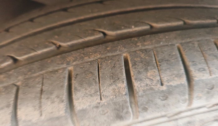 2022 Maruti Ciaz ZETA AT 1.5  SHVS PETROL, Petrol, Automatic, 42,837 km, tyre