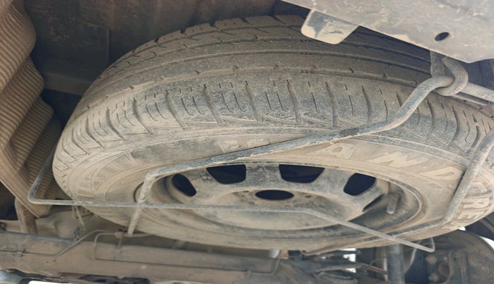 2016 Renault Duster 85 PS RXL DIESEL, Diesel, Manual, 1,02,785 km, tyre