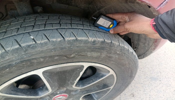 2017 Renault Duster RXS CVT, Petrol, Automatic, 47,843 km, tyre