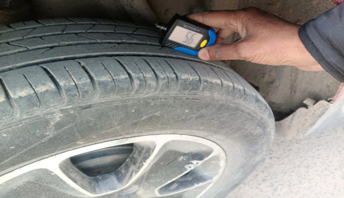 2017 Renault Duster RXS CVT, Petrol, Automatic, 47,843 km, tyre