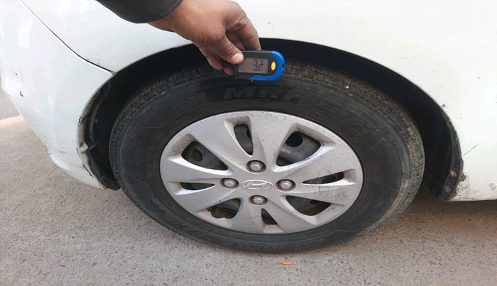 2011 Hyundai i10 MAGNA 1.2, Petrol, Manual, 2,26,648 km, tyre