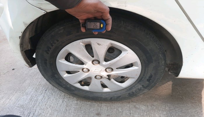 2011 Hyundai i10 MAGNA 1.2, Petrol, Manual, 2,26,648 km, tyre