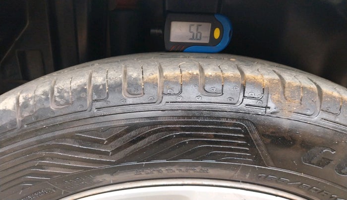 2015 Maruti Swift LXI, Petrol, Manual, 66,105 km, tyre