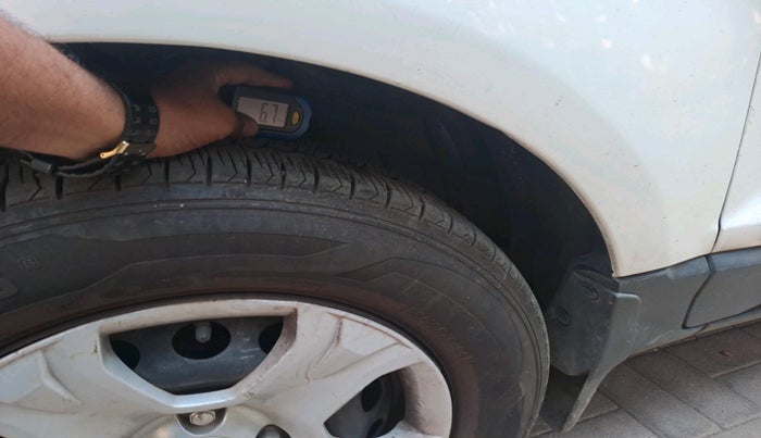 2015 Ford Ecosport AMBIENTE 1.5L DIESEL, Diesel, Manual, 1,82,115 km, tyre