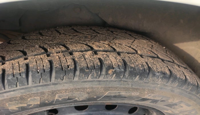 2017 Mahindra XUV500 W4 1.99, Diesel, Manual, 1,75,926 km, tyre