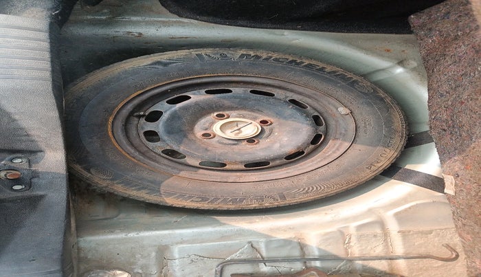 2011 Ford Figo ZXI 1.4 DIESEL, Diesel, Manual, 1,53,739 km, tyre