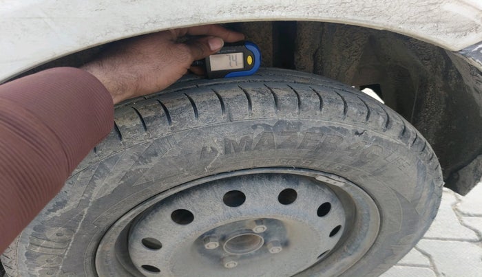 2017 Maruti Swift VDI, Diesel, Manual, 1,22,547 km, tyre