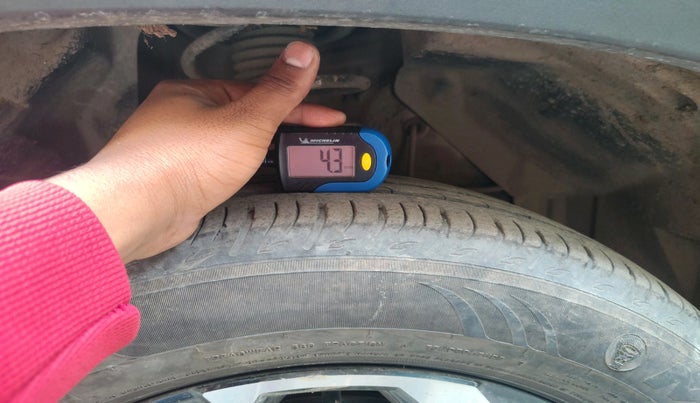 2022 Maruti BREZZA ZXI + AT SMART HYBRID, Petrol, Automatic, 35,647 km, tyre