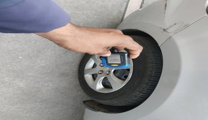 2013 Hyundai Verna FLUIDIC 1.6 VTVT EX, Petrol, Manual, 1,01,874 km, tyre