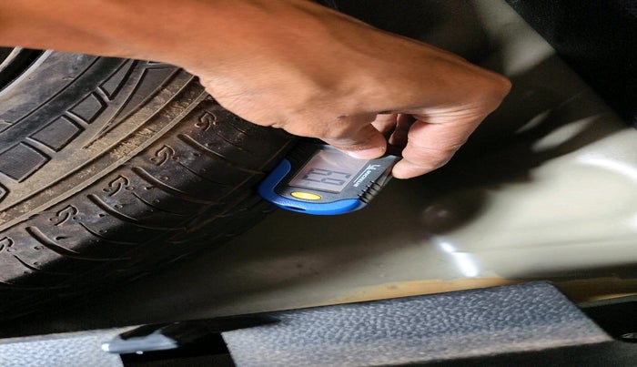 2023 Maruti BREZZA ZXI + SMART HYBRID, Petrol, Manual, 19,045 km, tyre