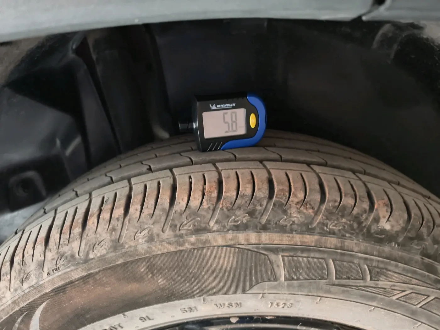 2023 Maruti BREZZA ZXI + SMART HYBRID, Petrol, Manual, 19,045 km, tyre