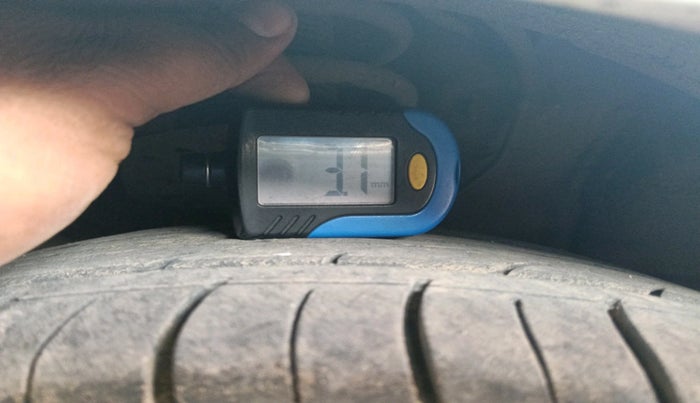 2012 Hyundai Verna FLUIDIC 1.6 CRDI SX, Diesel, Manual, 1,54,176 km, tyre