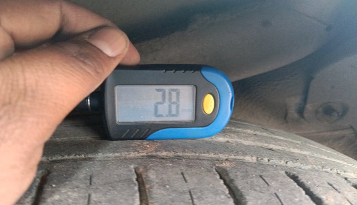 2012 Hyundai Verna FLUIDIC 1.6 CRDI SX, Diesel, Manual, 1,54,176 km, tyre