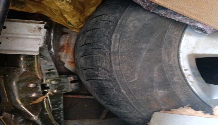 2012 Hyundai Verna FLUIDIC 1.6 CRDI SX, Diesel, Manual, 1,54,176 km, tyre