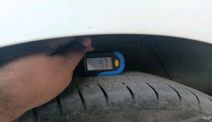 2012 Hyundai Verna FLUIDIC 1.6 CRDI SX, Diesel, Manual, 1,54,176 km, tyre