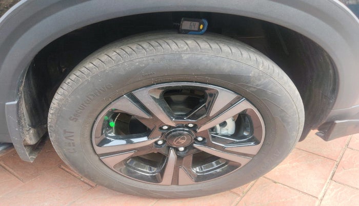 2025 Tata NEXON Creative Plus S 1.2 Revotron 6MT Dark Edition, Petrol, Manual, 7,841 km, tyre