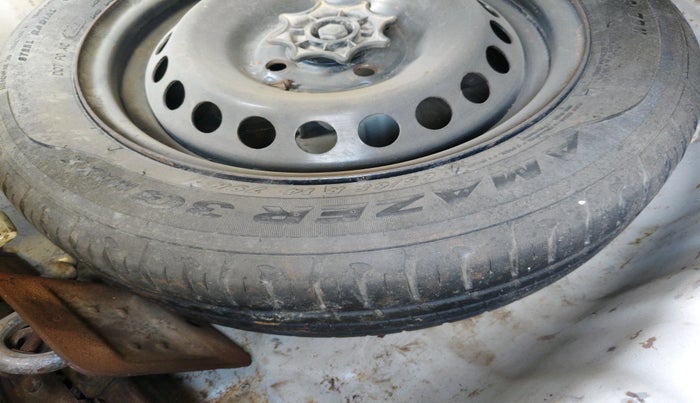 2017 Hyundai Grand i10 ASTA U2 1.2 CRDI, Diesel, Manual, 73,046 km, tyre