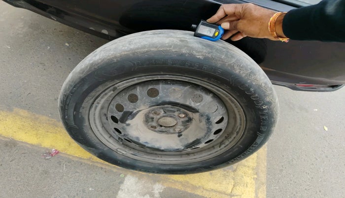 2018 Toyota YARIS J CVT, Petrol, Automatic, 1,27,571 km, tyre