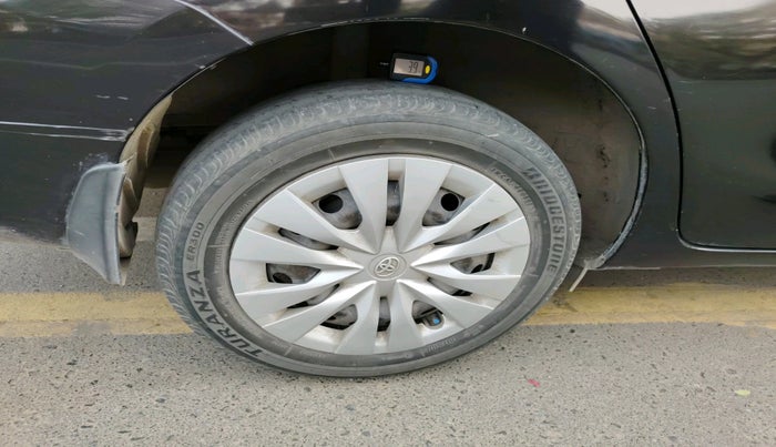 2018 Toyota YARIS J CVT, Petrol, Automatic, 1,27,571 km, tyre