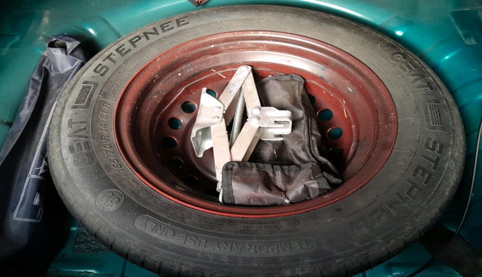 2022 Renault Kwid RXT 1.0 AMT, Petrol, Automatic, 20,113 km, tyre