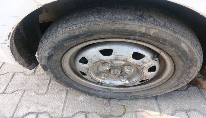 2011 Hyundai Santro Xing GLS LPG, Petrol, Manual, 1,03,922 km, tyre