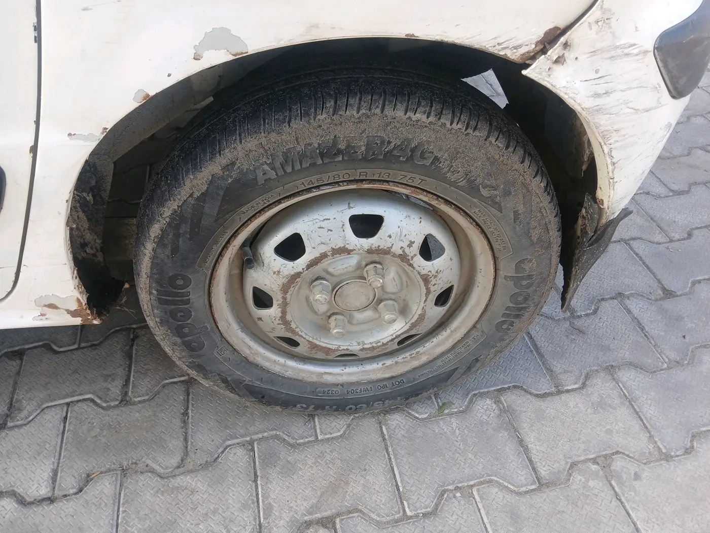 2011 Hyundai Santro Xing GLS LPG, Petrol, Manual, 1,03,922 km, tyre