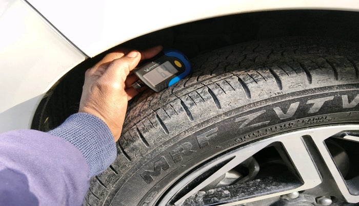 2025 Hyundai GRAND I10 NIOS Sportz (O) 1.2 Kappa AMT, Petrol, Automatic, 1,346 km, tyre