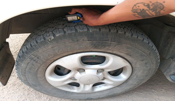 2014 Mahindra Scorpio SLE, Diesel, Manual, 1,23,346 km, tyre