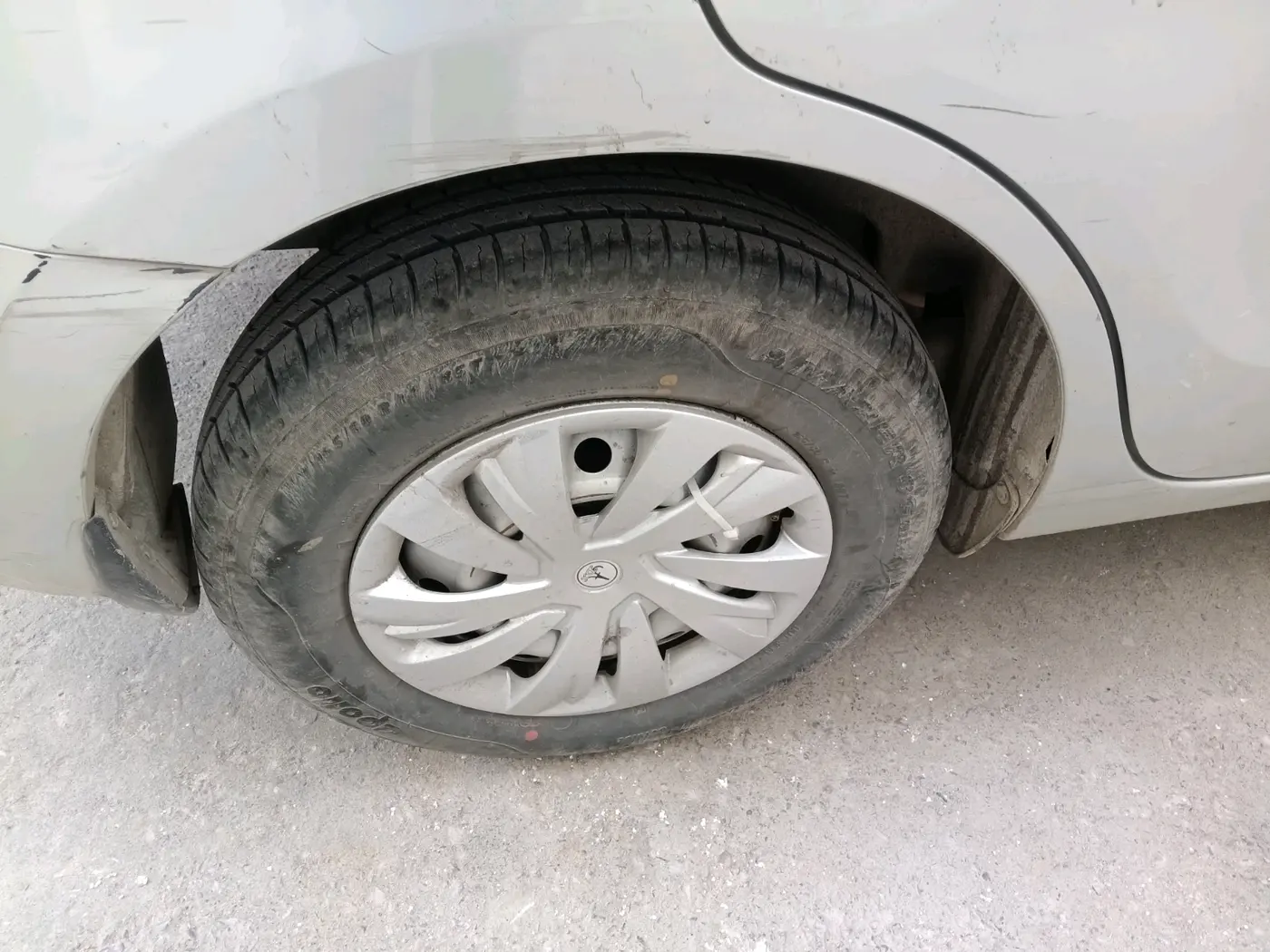 2019 Maruti Dzire LXI, Petrol, Manual, 95,523 km, tyre