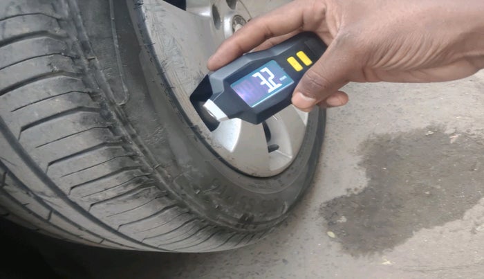 2011 Skoda Superb ELEGANCE 1.8 TSI AT, Petrol, Automatic, 75,261 km, tyre