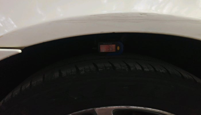 2012 Skoda Laura AMBIENTE 1.9 TDI AT, Diesel, Automatic, 1,47,215 km, tyre