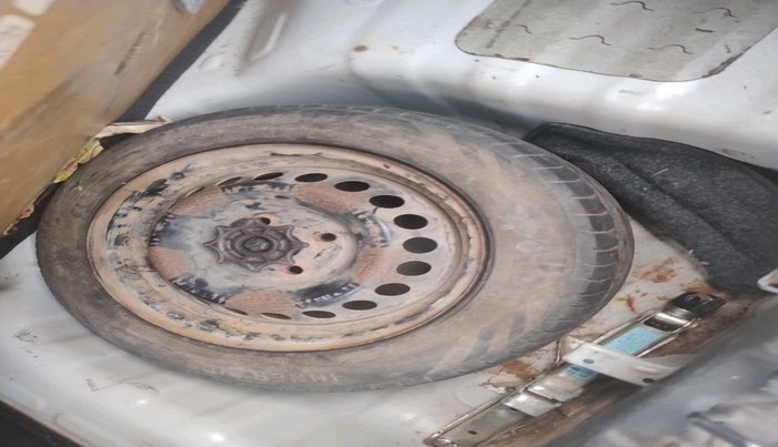 2015 Hyundai Grand i10 SPORTZ 1.2 KAPPA VTVT, Petrol, Manual, 1,02,721 km, tyre