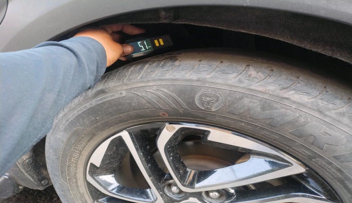 2022 KIA CARENS PRESTIGE PLUS 1.4 PETROL 7 STR, Petrol, Manual, 52,035 km, tyre