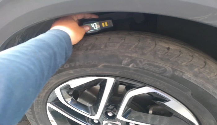 2022 KIA CARENS PRESTIGE PLUS 1.4 PETROL 7 STR, Petrol, Manual, 52,035 km, tyre