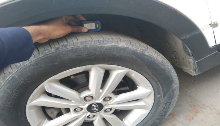 2015 Hyundai Creta SX PLUS AT 1.6 DIESEL, Diesel, Automatic, 1,44,304 km, tyre