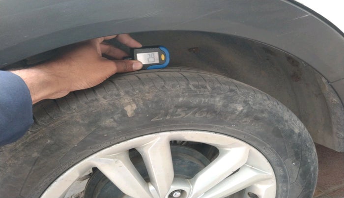 2015 Hyundai Creta SX PLUS AT 1.6 DIESEL, Diesel, Automatic, 1,44,304 km, tyre