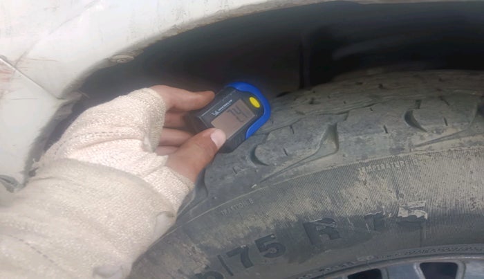 2011 Mahindra Xylo E8, Diesel, Manual, 1,57,970 km, tyre