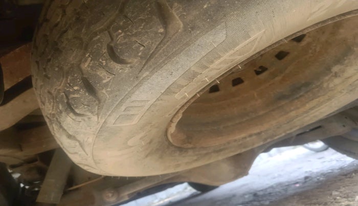 2011 Mahindra Xylo E8, Diesel, Manual, 1,57,970 km, tyre