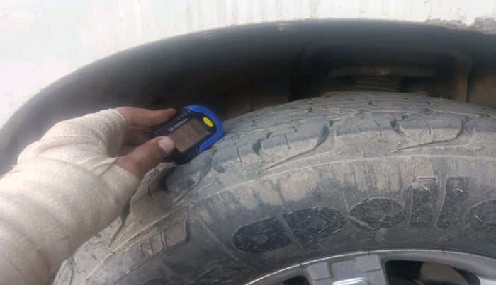 2011 Mahindra Xylo E8, Diesel, Manual, 1,57,970 km, tyre