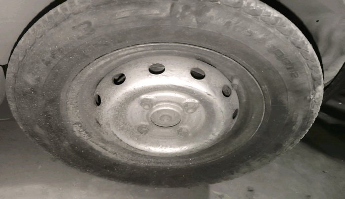 2011 Maruti Alto LXI, Petrol, Manual, 60,303 km, tyre