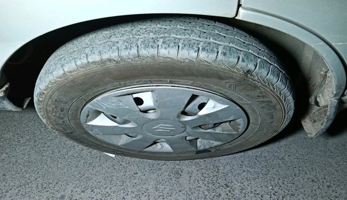 2023 Maruti Eeco 5 STR AC, Petrol, Manual, 28,694 km, tyre