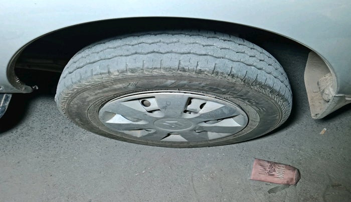 2023 Maruti Eeco 5 STR AC, Petrol, Manual, 28,694 km, tyre